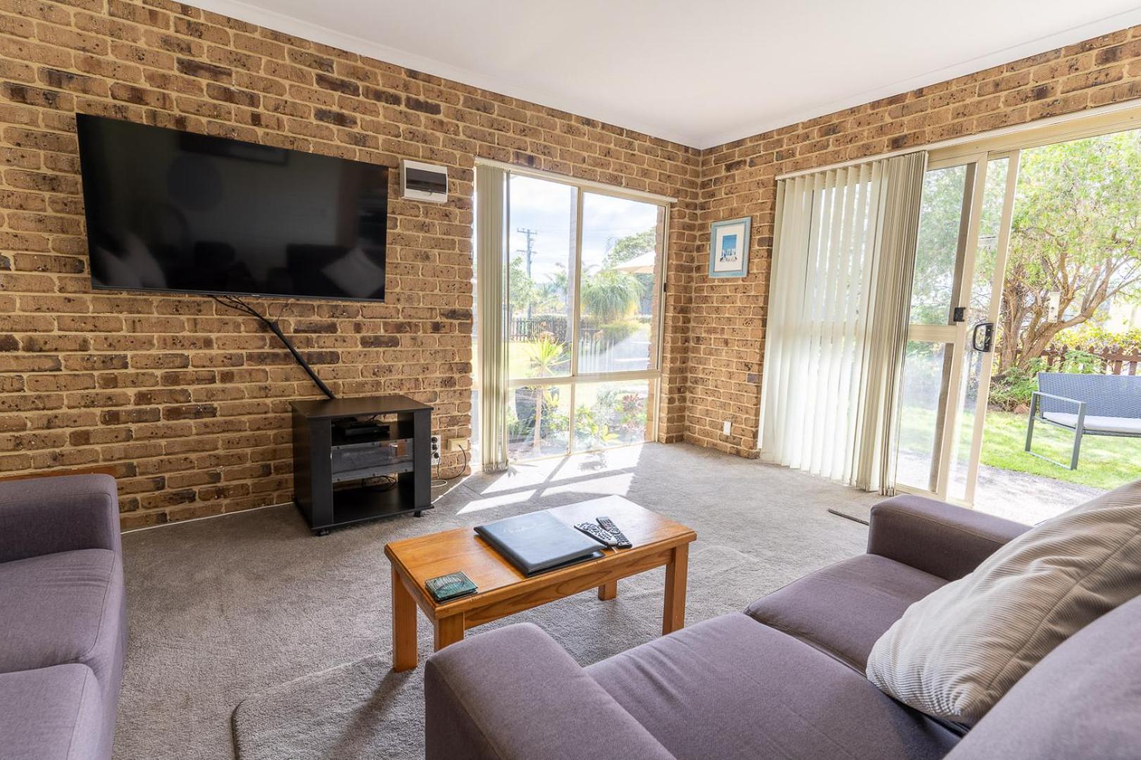 Beachfront Apartments 메림불라 외부 사진
